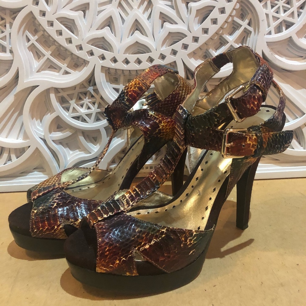 BCBGirls multi colored t/ankle strap snake print